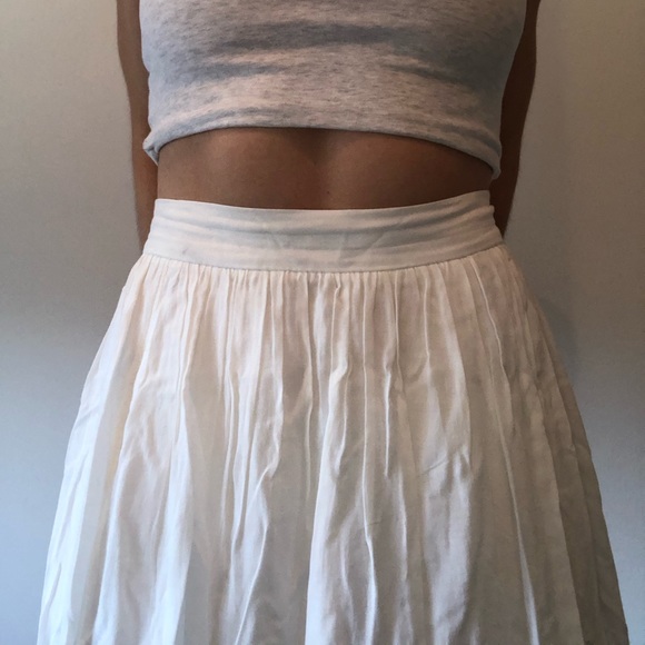 White Aritzia Talula flowy midi/high-low skirt - Picture 4 of 6